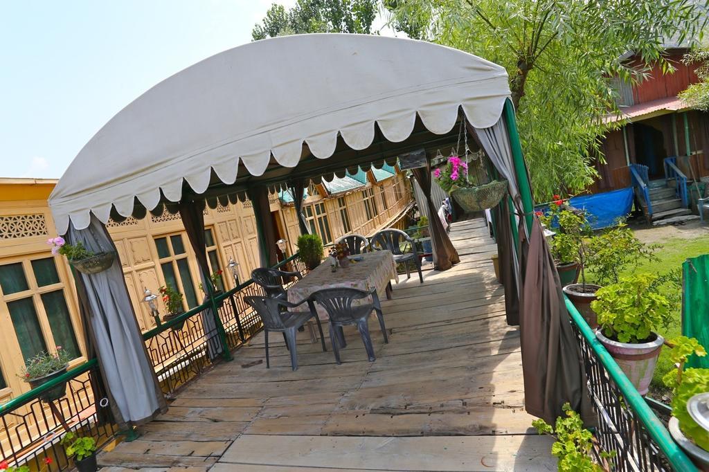 Srīnagar Green View Group Of Houseboats酒店 外观 照片